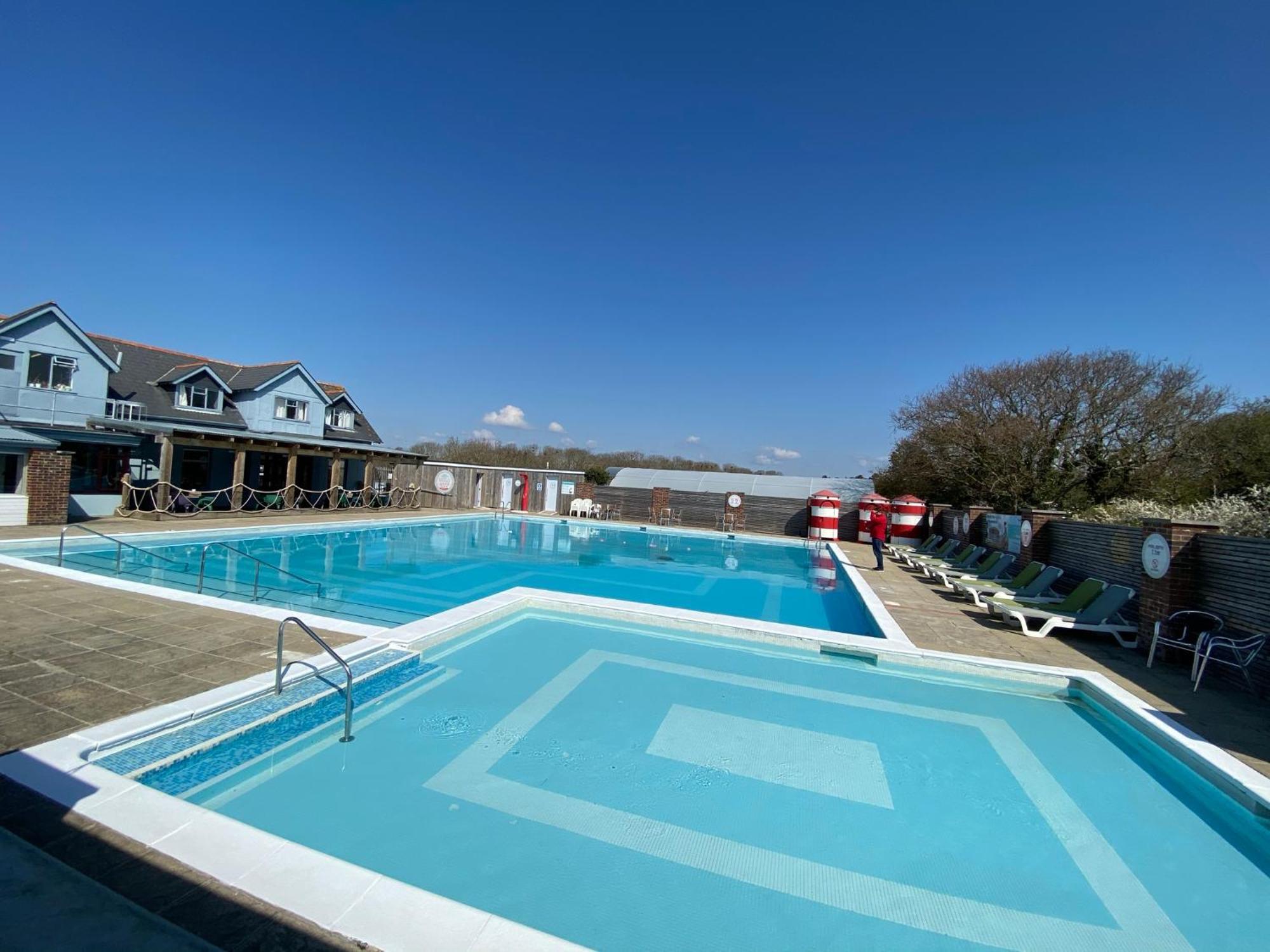 Whitecliff Bay Holiday Park - Most Popular Location Near Pools, Clubs And Beach เบมบริดจ์ ภายนอก รูปภาพ